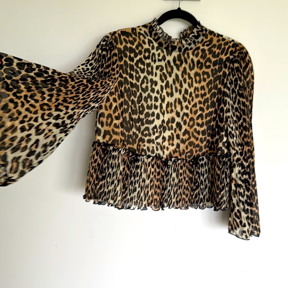 Leopard Print Long Sleeve Top